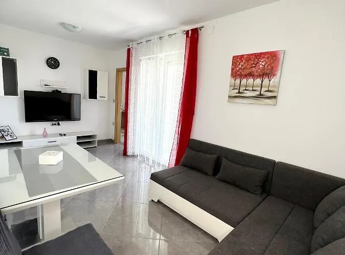 Apartman Solin 1, Parking